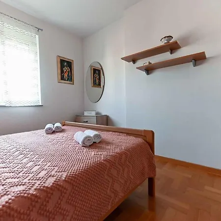 In 50616 Apartment *
