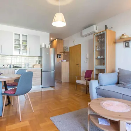 In 50616 Apartment